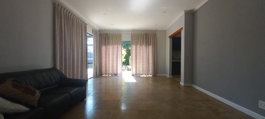 4 Bedroom Property for Sale in Wetton Western Cape